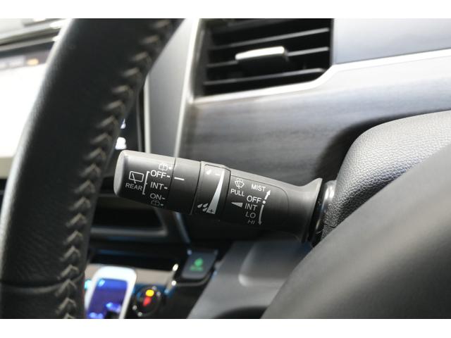 フリードハイブリッド ハイブリッド・EX Sパッケージ ホンダセンシング 横滑り防止装置 ホンダインターナビ ETC 充電用USBジャック LEDヘッドライト シートヒーター パワースライドドア クルーズコントロール アルミホイール 6人乗り(19枚目)