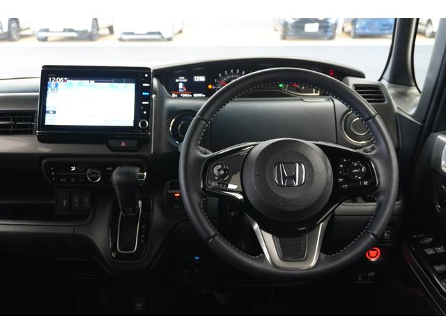 Ｎ－ＢＯＸカスタム Ｌターボスタイル＋ブラック　ホンダセンシング　横滑り防止装置　障害物センサー　４ＷＤ　ターボ　ナビ　バックカメラ　ＥＴＣ　充電用ＵＳＢジャック　パワースライドドア　シートヒーター　アルミホイール（11枚目）