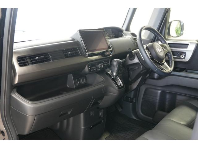 Ｎ－ＢＯＸカスタム Ｌターボスタイル＋ブラック　ホンダセンシング　横滑り防止装置　障害物センサー　４ＷＤ　ターボ　ナビ　バックカメラ　ＥＴＣ　充電用ＵＳＢジャック　パワースライドドア　シートヒーター　アルミホイール（13枚目）