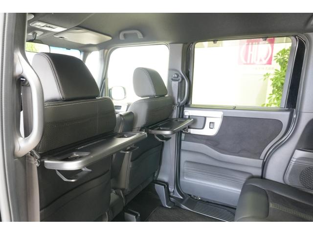 Ｎ－ＢＯＸカスタム Ｌターボスタイル＋ブラック　ホンダセンシング　横滑り防止装置　障害物センサー　４ＷＤ　ターボ　ナビ　バックカメラ　ＥＴＣ　充電用ＵＳＢジャック　パワースライドドア　シートヒーター　アルミホイール（17枚目）