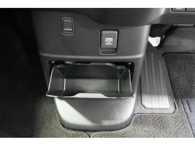 Ｎ－ＢＯＸカスタム Ｌターボスタイル＋ブラック　ホンダセンシング　横滑り防止装置　障害物センサー　４ＷＤ　ターボ　ナビ　バックカメラ　ＥＴＣ　充電用ＵＳＢジャック　パワースライドドア　シートヒーター　アルミホイール（32枚目）