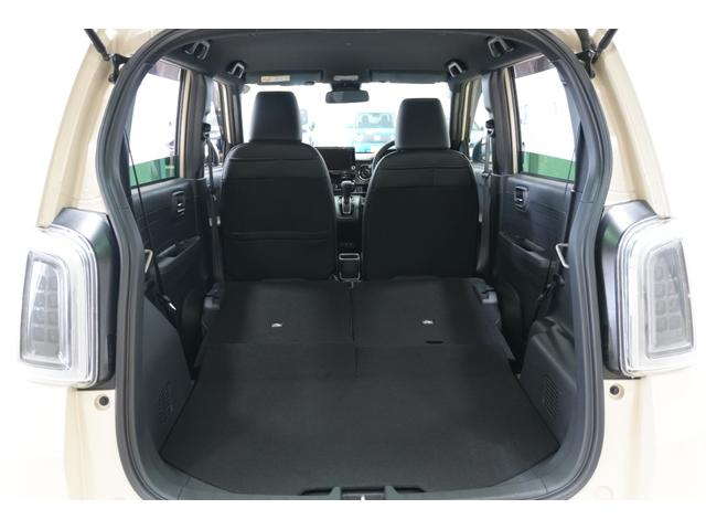 Ｎ－ＯＮＥ プレミアム　ホンダセンシング　横滑り防止装置　障害物センサー　ナビ　バックカメラ　充電用ＵＳＢジャック　シートヒーター　クルーズコントロール　アルミホイール　スマートキー（19枚目）