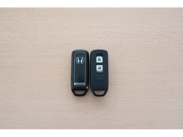 Ｎ－ＯＮＥ プレミアム　ホンダセンシング　横滑り防止装置　障害物センサー　ナビ　バックカメラ　充電用ＵＳＢジャック　シートヒーター　クルーズコントロール　アルミホイール　スマートキー（31枚目）