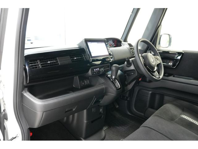 Ｎ－ＢＯＸカスタム Ｌ　ホンダセンシング　横滑り防止装置　障害物センサー　ドラレコ　ナビ　バックカメラ　充電用ＵＳＢジャック　パワースライドドア　シートヒーター　シートバックテーブル　クルコン　アルミホイール　スマートキー（14枚目）