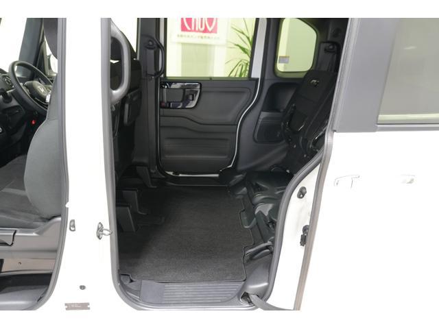 Ｎ－ＢＯＸカスタム Ｌ　ホンダセンシング　横滑り防止装置　障害物センサー　ドラレコ　ナビ　バックカメラ　充電用ＵＳＢジャック　パワースライドドア　シートヒーター　シートバックテーブル　クルコン　アルミホイール　スマートキー（19枚目）