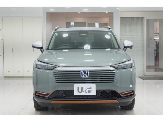 ヴェゼル ｅ：ＨＥＶＸ・ＨｕＮＴパッケージ　元試乗車　ホンダセンシング　障害物センサー　横滑り防止装置　ナビ　バックカメラ　本革巻ステアリング　ルーフレール　クルーズコントロール　アルミホイール　スマートキー（4枚目）