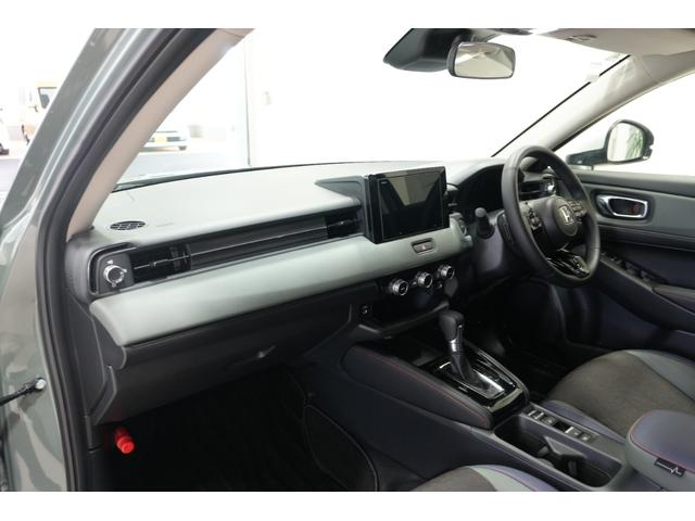 ヴェゼル ｅ：ＨＥＶＸ・ＨｕＮＴパッケージ　元試乗車　ホンダセンシング　障害物センサー　横滑り防止装置　ナビ　バックカメラ　本革巻ステアリング　ルーフレール　クルーズコントロール　アルミホイール　スマートキー（14枚目）