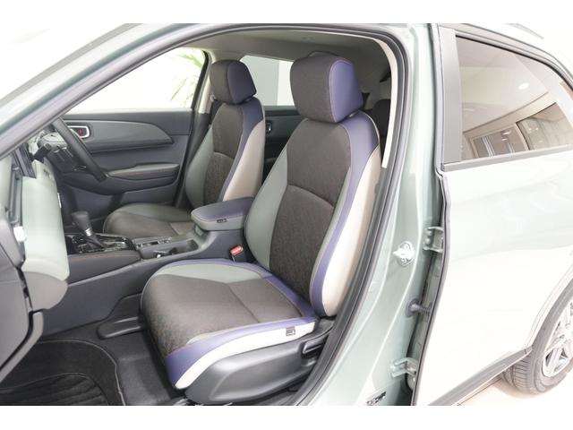 ヴェゼル ｅ：ＨＥＶＸ・ＨｕＮＴパッケージ　元試乗車　ホンダセンシング　障害物センサー　横滑り防止装置　ナビ　バックカメラ　本革巻ステアリング　ルーフレール　クルーズコントロール　アルミホイール　スマートキー（15枚目）