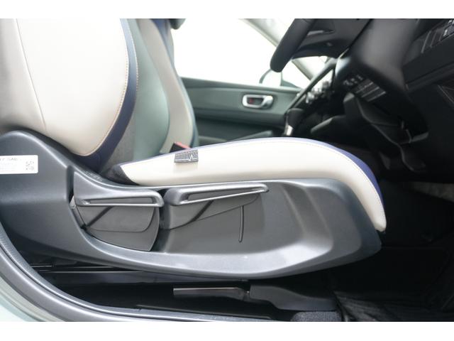 ヴェゼル ｅ：ＨＥＶＸ・ＨｕＮＴパッケージ　元試乗車　ホンダセンシング　障害物センサー　横滑り防止装置　ナビ　バックカメラ　本革巻ステアリング　ルーフレール　クルーズコントロール　アルミホイール　スマートキー（21枚目）