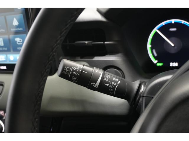 ヴェゼル ｅ：ＨＥＶＸ・ＨｕＮＴパッケージ　元試乗車　ホンダセンシング　障害物センサー　横滑り防止装置　ナビ　バックカメラ　本革巻ステアリング　ルーフレール　クルーズコントロール　アルミホイール　スマートキー（24枚目）