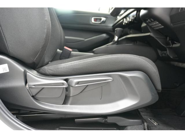 ヴェゼル ｅ：ＨＥＶＸ　ホンダセンシング　横滑り防止装置　障害物センサー　ドライブレコーダー　ナビ　バックカメラ　ＥＴＣ　クルーズコントロール　アルミホイール　スマートキー（17枚目）