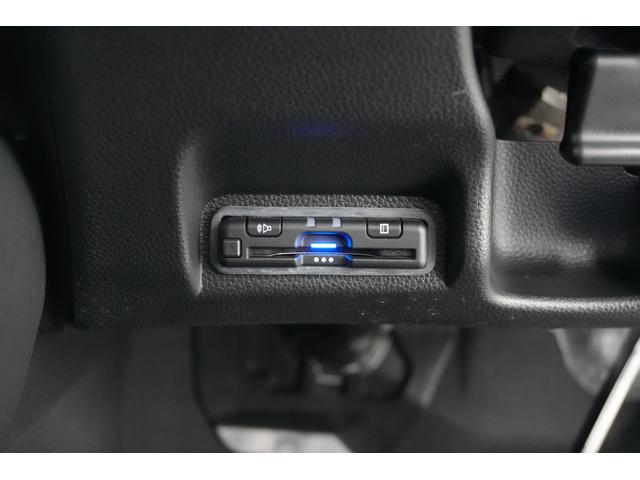 ヴェゼル ｅ：ＨＥＶＸ　ホンダセンシング　横滑り防止装置　障害物センサー　ドライブレコーダー　ナビ　バックカメラ　ＥＴＣ　クルーズコントロール　アルミホイール　スマートキー（28枚目）