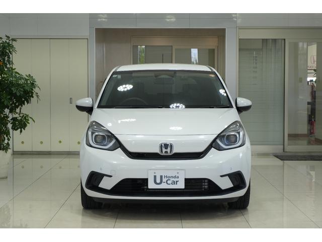 フィット ホーム　ホンダセンシング　障害物センサー　横滑り防止装置　ナビ　バックカメラ　ドライブレコーダー　ＥＴＣ　ＬＥＤヘッドライト　クルーズコントロール　アイドリングストップシステム　スマートキー（4枚目）