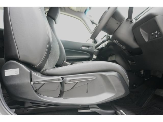 フィット ホーム　ホンダセンシング　障害物センサー　横滑り防止装置　ナビ　バックカメラ　ドライブレコーダー　ＥＴＣ　ＬＥＤヘッドライト　クルーズコントロール　アイドリングストップシステム　スマートキー（18枚目）