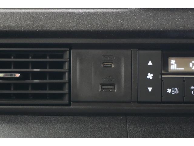 N-BOXカスタム コーディネートスタイル ホンダセンシング 横滑り防止装置 ナビ バックカメラ ETC 充電用USBジャック パワースライドドア シートヒーター クルーズコントロール アルミホイール スマートキー(29枚目)
