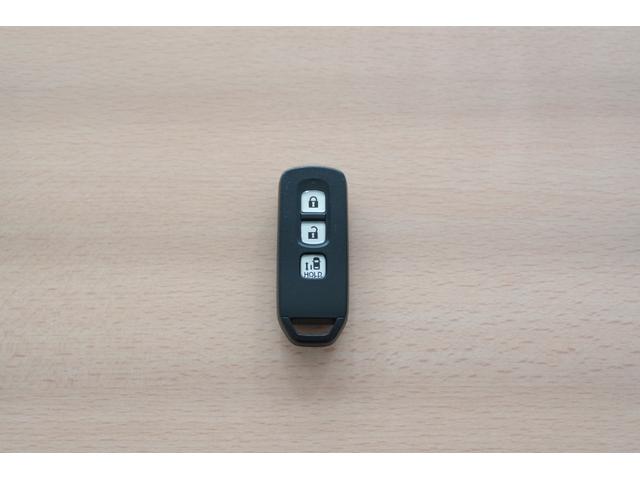 N-BOX L ホンダセンシング 横滑り防止装置 障害物センサー ナビ バックカメラ ETC 充電用USBジャック パワースライドドア シートヒーター シートバックテーブル アルミホイール スマートキー(43枚目)