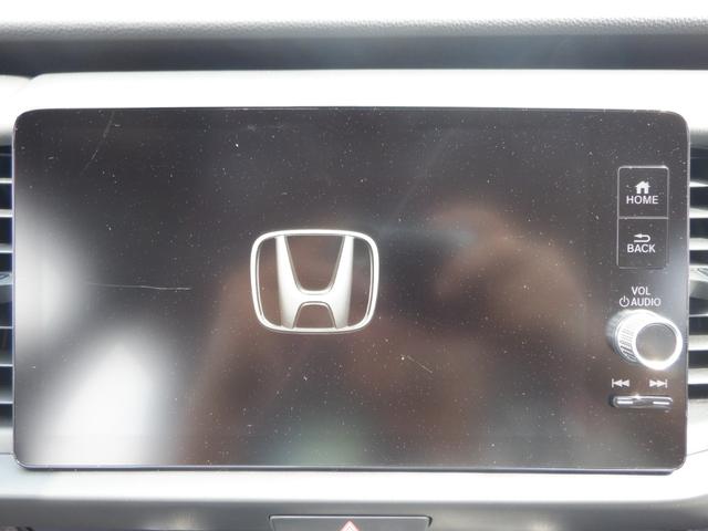 フィット ホーム　ＥＴＣ車載器　バックモニター　ＬＥＤ　フルセグＴＶ　スマートキー　クリアランスソナー　横滑り防止装置　クルコン　ＵＳＢ接続　アイドリングストップ　セキュリティアラーム　ＡＢＳ　４ＷＤ（11枚目）