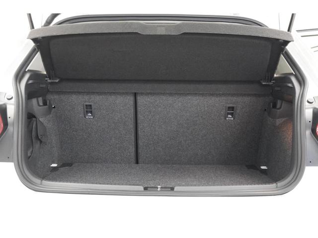 ポロ ＴＳＩコンフォートライン　純正オーディオ　ＣＤプレーヤー　ブルートゥースオーディオ　ハンズフリーフォン　リヤビューカメラ　２ゾーンフルオートエアコン　デイライト　オートライト　純正アルミホイール　認定中古車（15枚目）