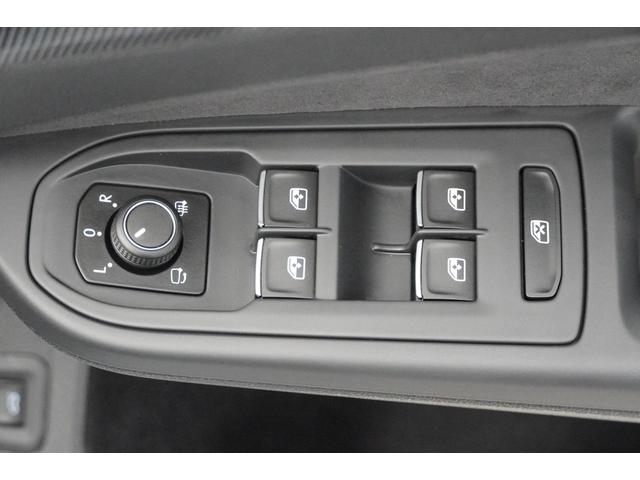 ゴルフヴァリアント ｅＴＳＩ　Ｒライン　ナビ　地デジＴＶ　ブルートゥースオーディオ　ハンズフリーフォン　ＥＴＣ　リヤビューカメラ　アラウンドビューカメラ　デジタルメーター　パワーテールゲート　ＬＥＤマトリックスヘッドライト　認定中古車（31枚目）