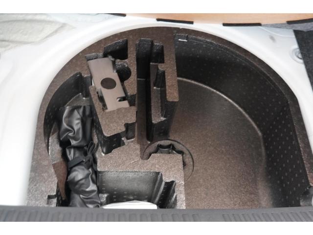 ポロ TSIコンフォートライン ナビ 地デジTV CDダイレクト録音 CD/DVDプレーヤー ETC ACC リヤビューカメラ 純正アルミホイール マニュアルエアコン ハロゲンヘッドライト 認定中古車(17枚目)