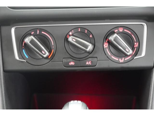 ポロ TSIコンフォートライン ナビ 地デジTV CDダイレクト録音 CD/DVDプレーヤー ETC ACC リヤビューカメラ 純正アルミホイール マニュアルエアコン ハロゲンヘッドライト 認定中古車(19枚目)