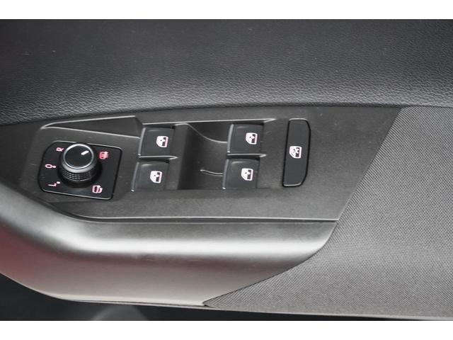 ポロ ＴＳＩハイライン　ナビ　地デジＴＶ　ＣＤ／ＤＶＤプレーヤー　ブルートゥースオーディオ　ハンズフリーフォン　ＥＴＣ　ＡＣＣ　リヤビューカメラ　障害物センサー　駐車支援システム　後方死角検知機能　認定中古車（30枚目）