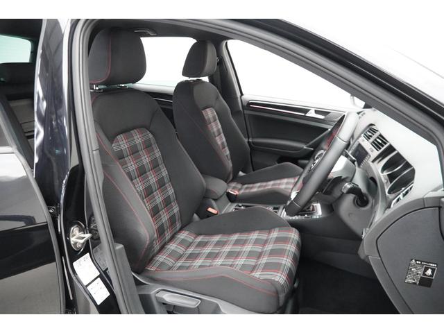 �y�t�����g�V�[�g�z�X�|�[�c���s���̃z�[���h���̍����Ə��~��̂��₷���𗼗������W���d�l�Ɠ���̃g�b�v�X�|�[�c�V�[�g�B