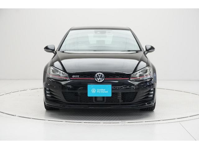 �y�t�����g�X�^�C���z�t�����g�̃n�j�J�����b�V���O�����̂f�s�h���ے�����Ԃ����C�����A�w�b�h���C�g�����܂ŐL�т��X�^�C���b�V���Ȑ�p�f�U�C���B