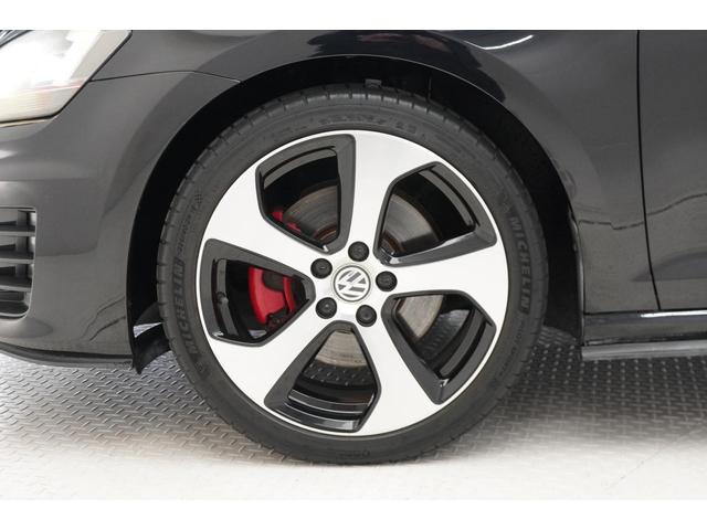 �Q�Q�T�^�S�O�q�P�W�^�C���𑕒����Ă���܂��B