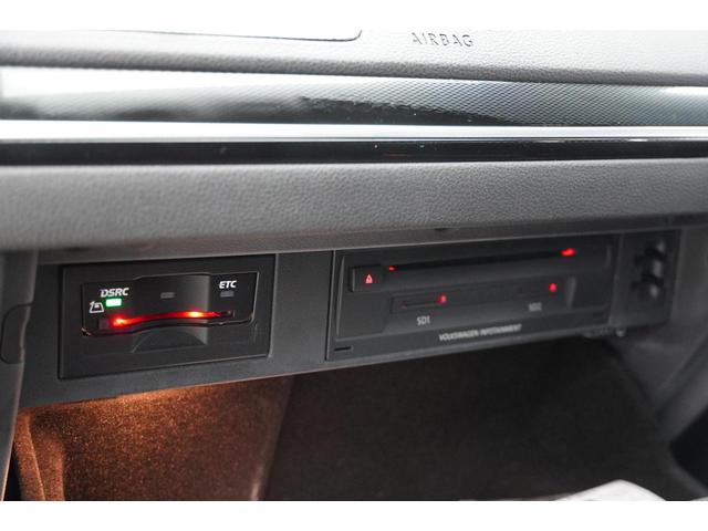 �O���[�u�{�b�N�X���ɂd�s�b�A�c�u�c�^�b�c�Ȃǂ̃X���b�g������܂��B