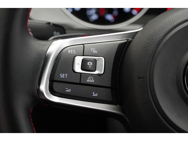 �y�X�e�A�����O�z�C�[�������z�`�b�b�Ȃǂ̉^�]�x���̑���̃X�C�b�`�ނł��B�`�b�b�́A�������H�ȂǂőO�ɑ���ԂƂ̋�����ۂ��Ȃ���Ǐ]���s����^�]�x���V�X�e���B