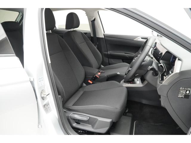 �y�C���e���A�ƃV�[�g�z�V���v���ŖO���̂��Ȃ����C�A�E�g�A�f�U�C���B�V�[�g�̓t�@�u���b�N�ł��B�����d�߂łقǗǂ��傫���̂u�v�̃V�[�g�́A�����ԁA�������^�]�ł����ɂ������ɂȂ��Ă���܂��B