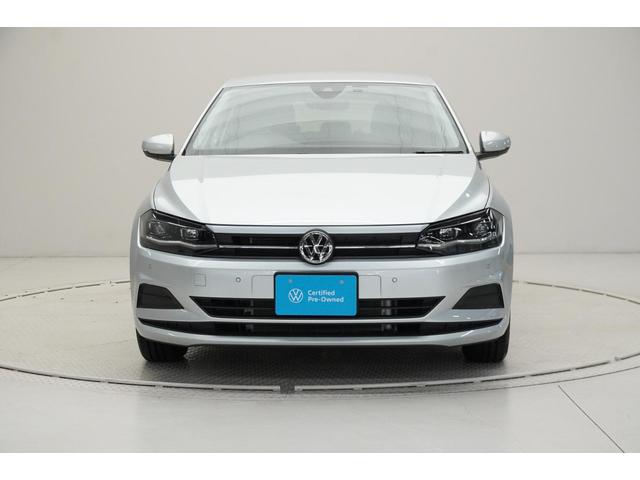 �y�t�����g�X�^�C���z�����ɐL�т��O���������C�h�����[�ȃt�H�����������B���݊��̂���R���p�N�g�J�[�B