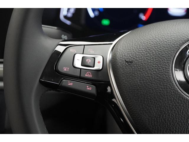 �y�X�e�A�����O�z�C�[�������z�`�b�b�Ȃǂ̉^�]�x���̑���̃X�C�b�`�ނł��B�`�b�b�́A�������H�ȂǂőO�ɑ���ԂƂ̋�����ۂ��Ȃ���Ǐ]���s����^�]�x���V�X�e���B