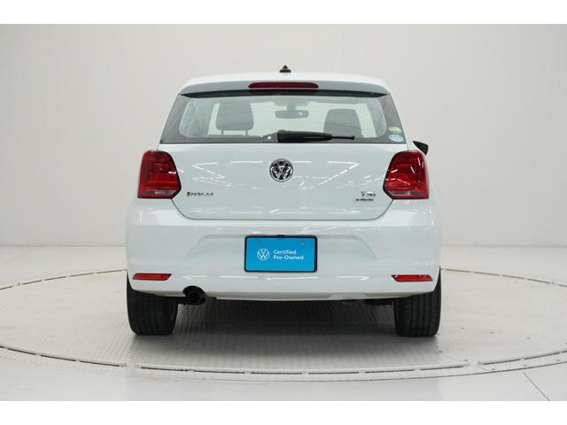 ポロ ＴＳＩハイライン　ナビ　地デジＴＶ　ＣＤ／ＤＶＤプレーヤー　ブルートゥースオーディオ　ＥＴＣ　リヤビューカメラ　ＡＣＣ　フルオートエアコン　ＬＥＤヘッドライト　純正アルミホイール　認定中古車（12枚目）