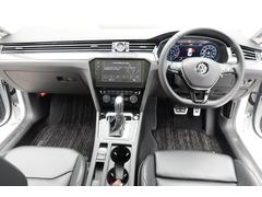 �ڥ���ѥ͡۳������˰�줿����ƥꥢ�����쥬�󥹤ϡ�����ǿ��ߤΤ��륦�åɥǥ���ƥ��֥ѥͥ��դ��Ǥ��� 4