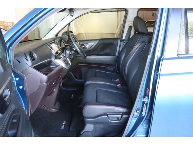 後ろから見た様子です。点検・整備はもちろんですが、車内のクリーニングもバッチリです！