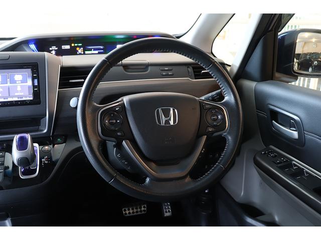 フリードハイブリッド ハイブリッド・EX ETC/ドラレコ前後/両側パワスラ/純正ナビ/TV/Bluetooth/CD/DVD/バックカメラ/禁煙車/シートヒーター/踏み間違い抑制装置/横滑り防止装置(17枚目)