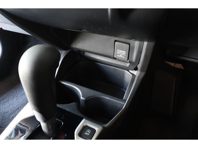 フィット 13G・Fパッケージ コンフォートエディション ETC/ナビ/バックカメラ/シートヒーター/TV/Bluetooth/CD/DVD/ワンオーナー/盗難防止装置/横滑り防止装置/アイドリングストップ(17枚目)