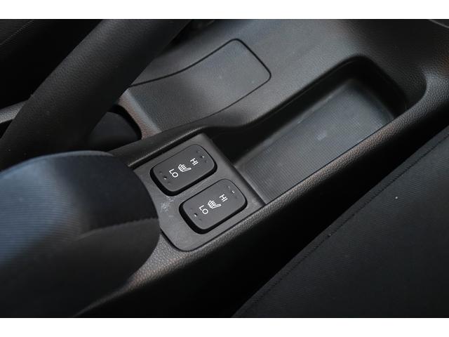 フィット 13G・Fパッケージ コンフォートエディション ETC/ナビ/バックカメラ/シートヒーター/TV/Bluetooth/CD/DVD/ワンオーナー/盗難防止装置/横滑り防止装置/アイドリングストップ(18枚目)