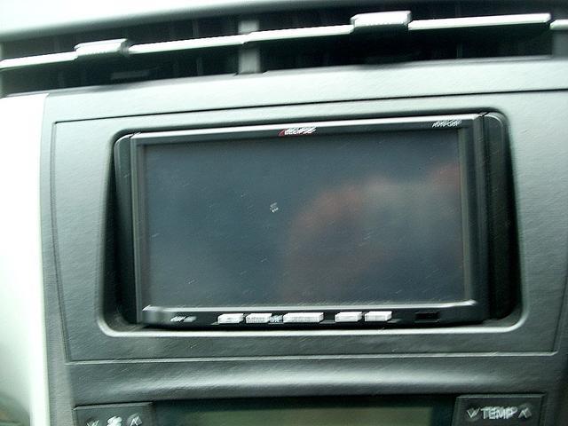 S ハイブリッド車 アイドリングストップ CVT ローダウン エアロ CD 15インチアルミホイール スマートキー セキュリティ 横滑り防止機能(4枚目)
