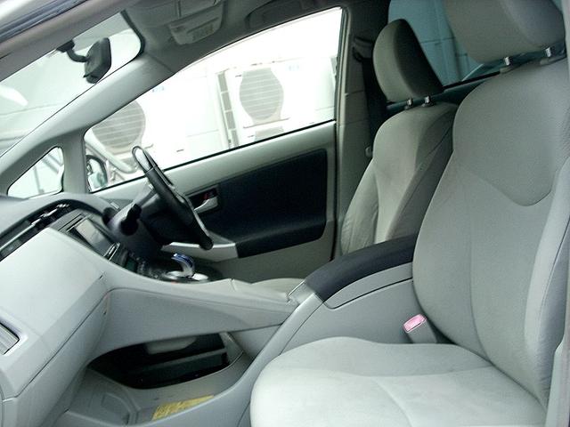 S ハイブリッド車 アイドリングストップ CVT ローダウン エアロ CD 15インチアルミホイール スマートキー セキュリティ 横滑り防止機能(7枚目)