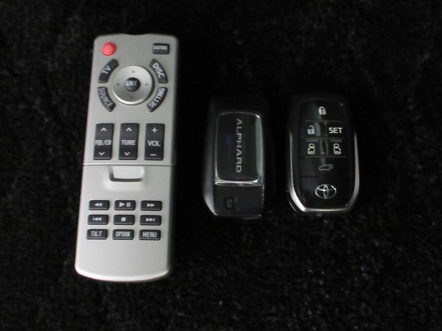 アルファードハイブリッド SR Cパッケージ サンルーフ 4WD フルセグ メモリーナビ DVD再生 ミュージックプレイヤー接続可 後席モニター バックカメラ 衝突被害軽減システム ETC ドラレコ 両側電動スライド LEDヘッドランプ 記録簿(17枚目)