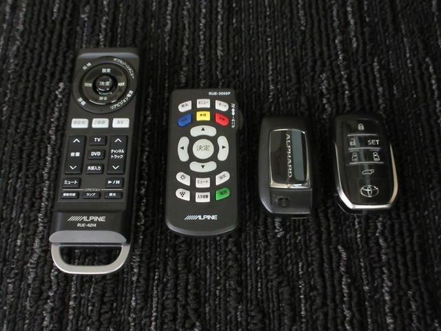 アルファードハイブリッド Ｇ　Ｆパッケージ　４ＷＤ　フルセグ　メモリーナビ　ＤＶＤ再生　ミュージックプレイヤー接続可　後席モニター　バックカメラ　衝突被害軽減システム　ＥＴＣ　ドラレコ　両側電動スライド　ＬＥＤヘッドランプ　乗車定員７人　記録簿（16枚目）