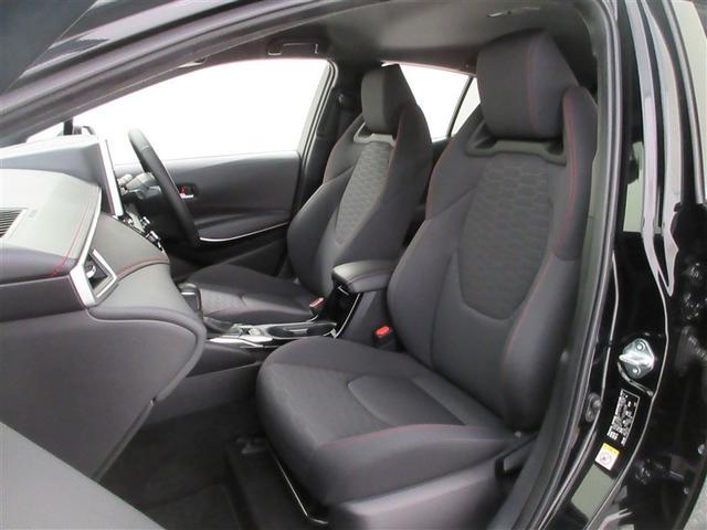 �t�����g�V�[�g�����O���āA�t���A�J�[�y�b�g����O��I�ɐ�򂵂Ă��܂��B