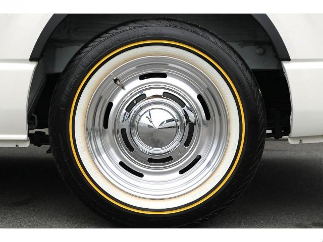 ハイエースバン ロングＤＸ　新車　ＤＸ　ガソリン２ＷＤ　４ナンバー　ウッドリム　ＲｅＣｌａｓｓｉｃ丸目一式　ブラックエディション　オーバーフェンダー　ＬＥＤテールランプ　ＢＩＧＸ１１インチＳＤナビ　ＥＴＣ　フォグランプ（9枚目）