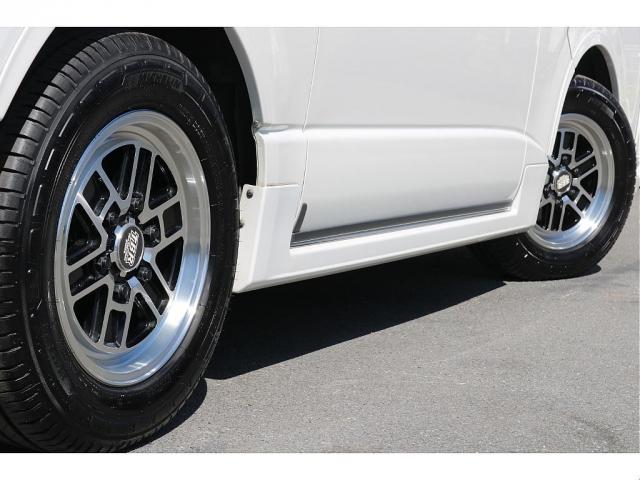 ハイエースバン スーパーＧＬ　ダークプライムＩＩ　Ｒ４年式　４ナンバー　ディーゼル４ＷＤ　モデリスタフルエアロ　ルーフスポイラー　オーバーフェンダー　ウインカーミラー　ＢＩＧＸ１１インチＳＤナビ　ＥＴＣ　レーダー探知機　シートカバー　ベッドキット（7枚目）