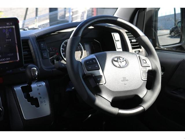 ハイエースワゴン グランドキャビン　新車　グランドキャビン　ノーマルレイアウト　ガソリン４ＷＤ　１インチローダウン　フロントスポイラー　オーバーフェンダー　ＢＩＧＸ１１インチＳＤナビ　後席モニター　ＥＴＣ　ベッドキット　シートカバー（8枚目）