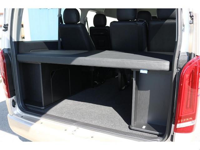ハイエースワゴン グランドキャビン　新車　グランドキャビン　ノーマルレイアウト　ガソリン４ＷＤ　１インチローダウン　フロントスポイラー　オーバーフェンダー　ＢＩＧＸ１１インチＳＤナビ　後席モニター　ＥＴＣ　ベッドキット　シートカバー（19枚目）