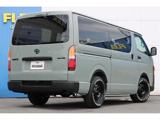 ハイエースバン ロングスーパーGL R7年式 アーバンカーキ ガソリン2WD Re Classic丸目 ブラックエディション フロントスポイラー オーバーフェンダー LEDテールランプ シートカバー ベッドキット インテリアパネル3点(2枚目)